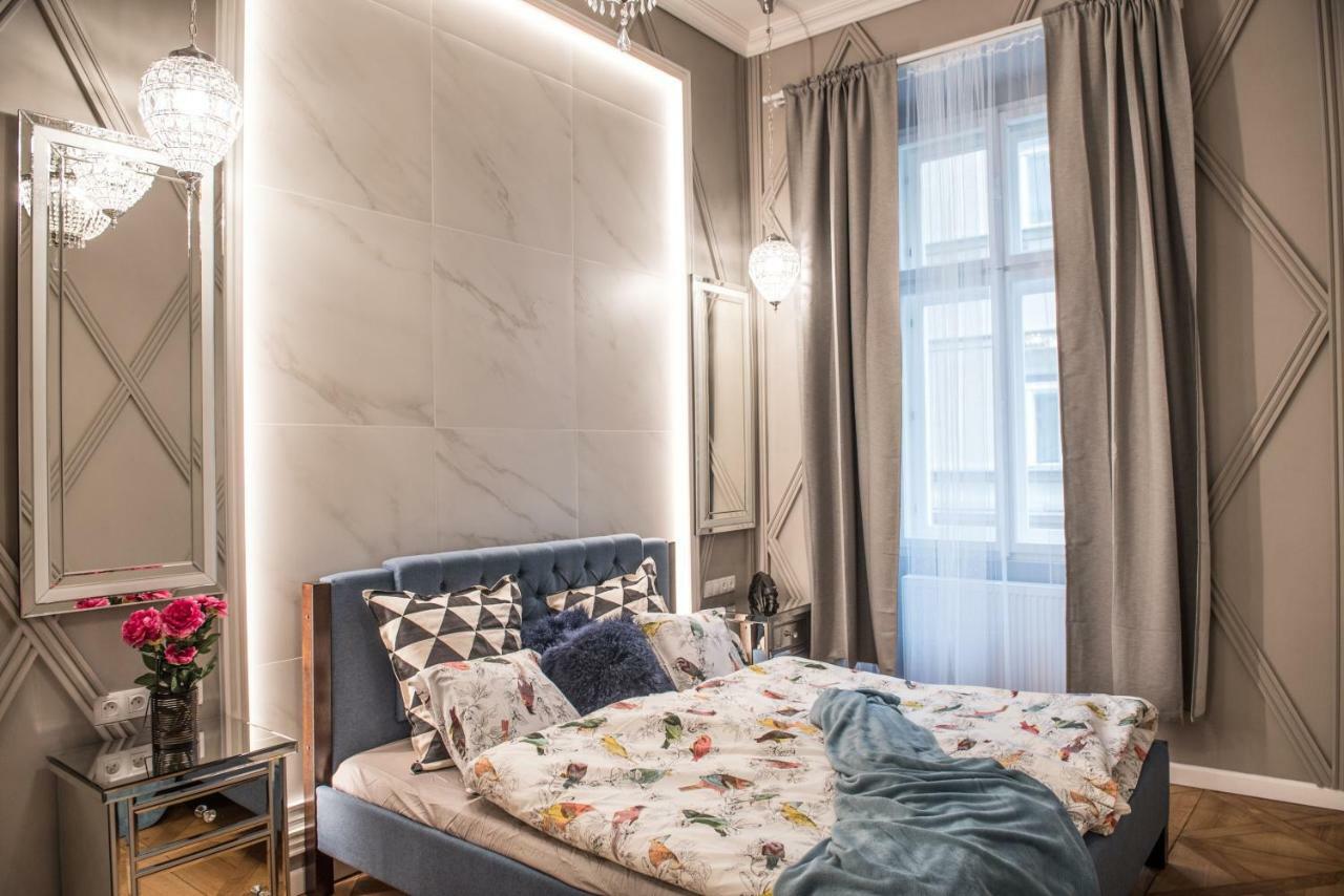 Dali Wenceslas Square Apartment Prague Exterior photo