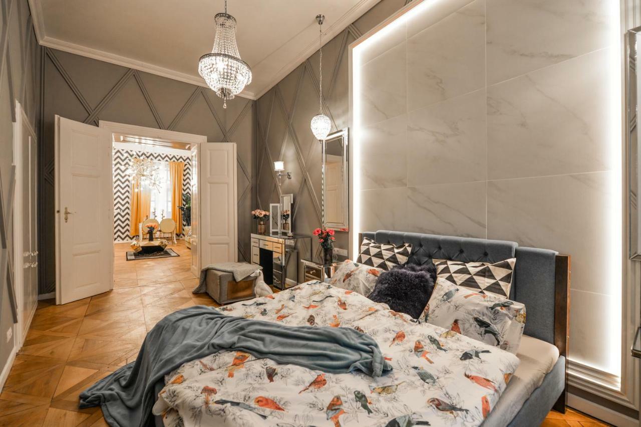 Dali Wenceslas Square Apartment Prague Exterior photo