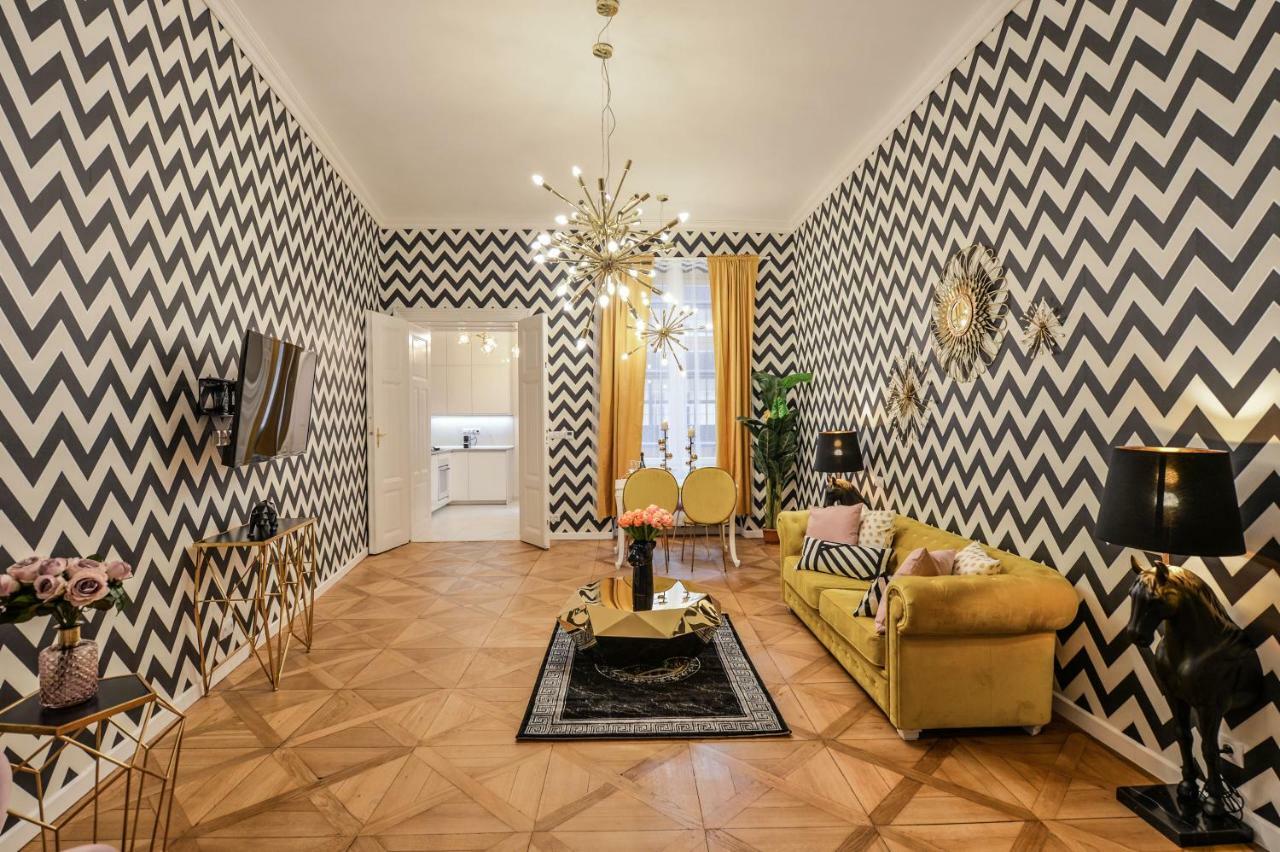 Dali Wenceslas Square Apartment Prague Exterior photo