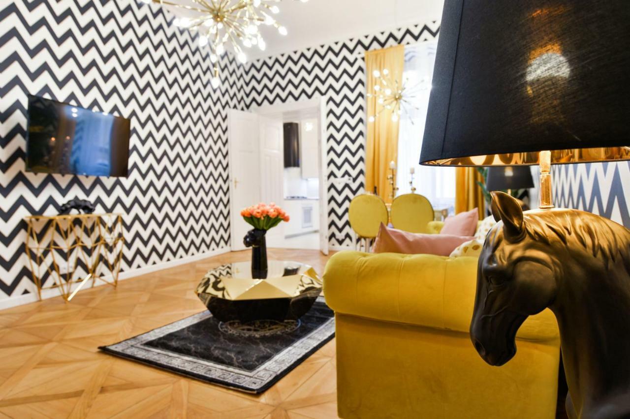 Dali Wenceslas Square Apartment Prague Exterior photo