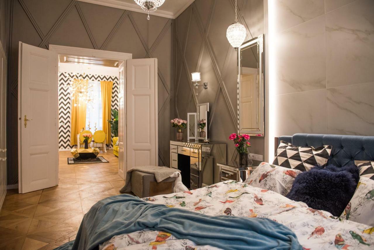 Dali Wenceslas Square Apartment Prague Exterior photo